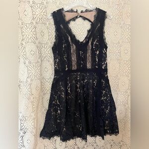 NWT lace dress sleeveless Black & nude party prom event holiday NEW